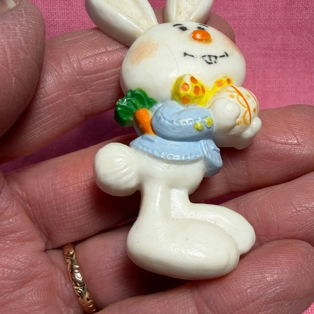 Vintage 1975 Hallmark Barnaby Bunny Easter Pin Brooch – Collectible Rabbit